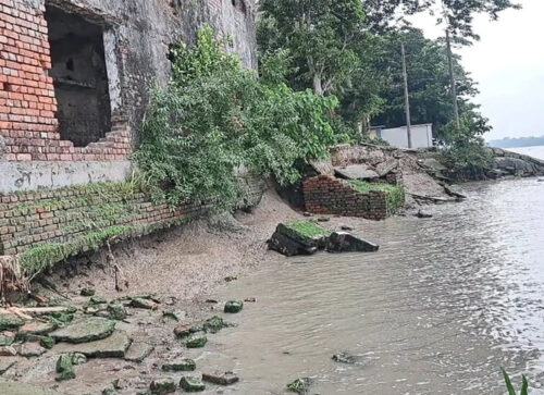 বাগেরহাটের সাত নদীতে তীব্র ভাঙন, বিলীন ঘরবাড়ি-ফসলি জমি
