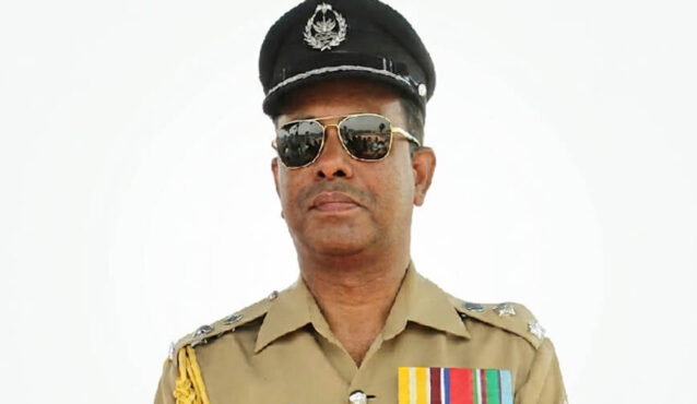 ডিআইজি পরিচয়ে ভিআইপি লাউঞ্জ ব্যবহার, বরখাস্ত অতিরিক্ত ডিআইজি টুটুল চক্রবর্তী