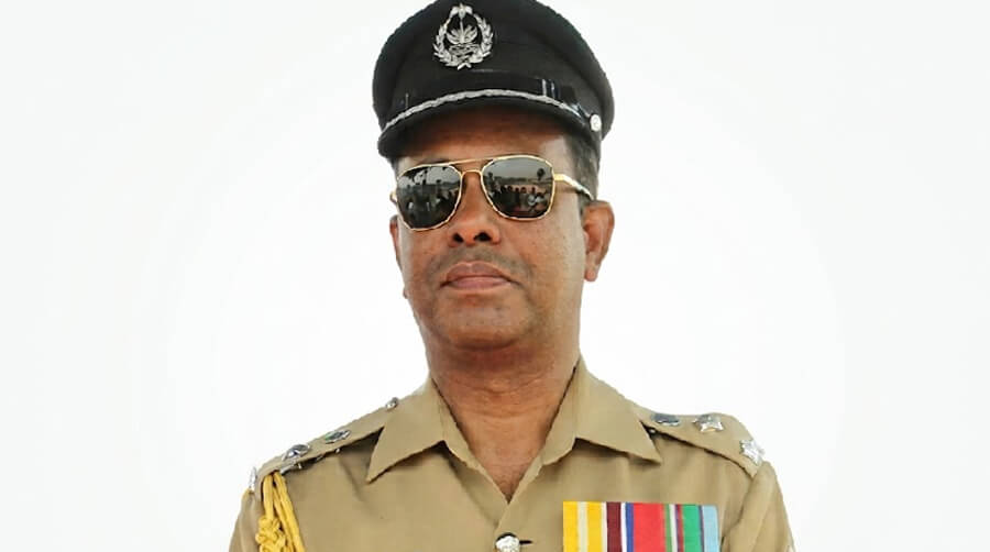 ডিআইজি পরিচয়ে ভিআইপি লাউঞ্জ ব্যবহার, বরখাস্ত অতিরিক্ত ডিআইজি টুটুল চক্রবর্তী