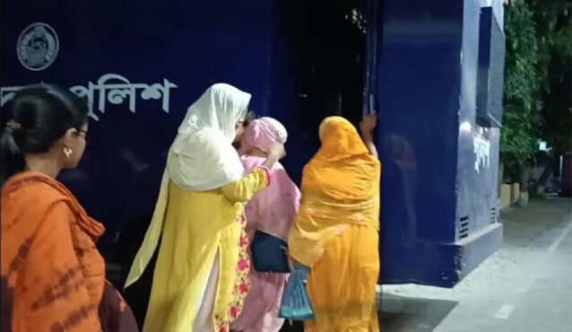 সাবেক স্বামীর ছবি-ভিডিও ছড়িয়ে ব্ল্যাকমেইলের অভিযোগ, স্কুলশিক্ষিকা গ্রেপ্তার