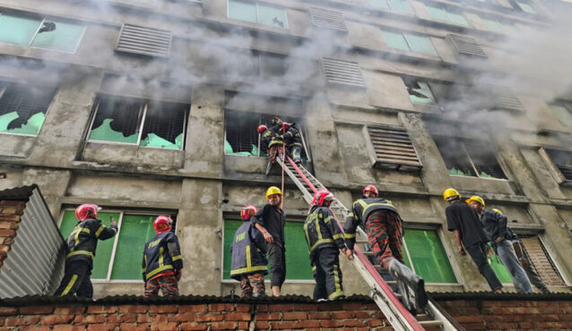 গাজীপুরে পোশাক কারখানায় আগুন, ৯ ইউনিটের নিয়ন্ত্রণে; উদ্ধার ৬৯